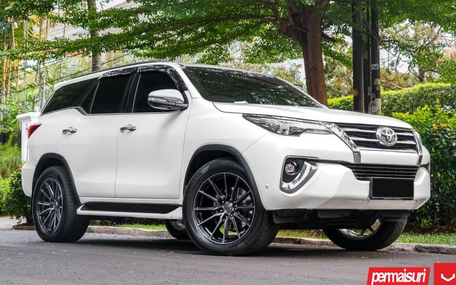 Toyota Fortuner by Permaisuri on Vossen Wheels (HF6-1) '2019